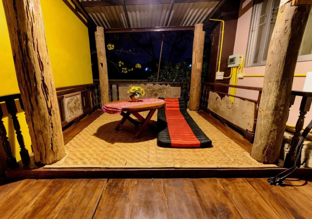 Baankeaw Huenkwan Boutique Hotel