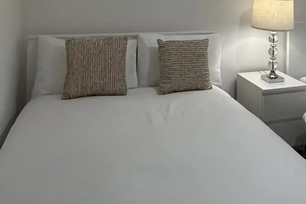 Stunning Central 2 Bedroom Apartment by EVB Properties Short Lets & Serviced Accommodation Southampton - Ocean Village