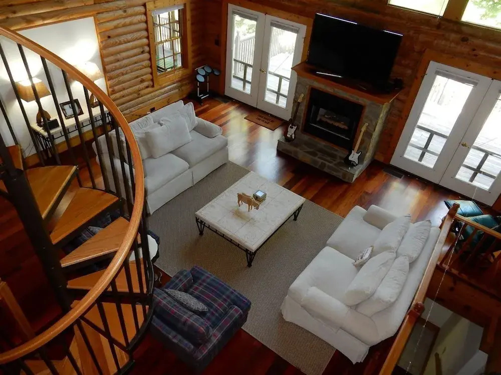 Lazy Bear Lodge