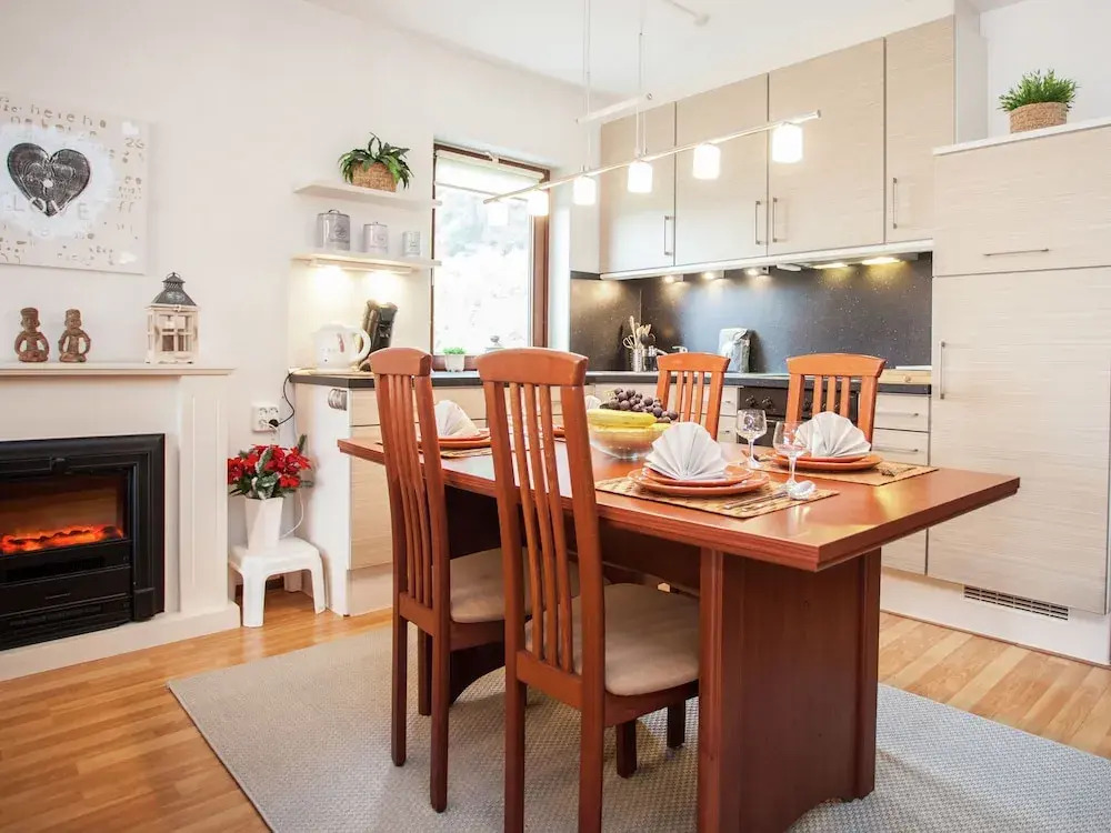 Fully Furnished and Modern Flat at the Edge of the Forest