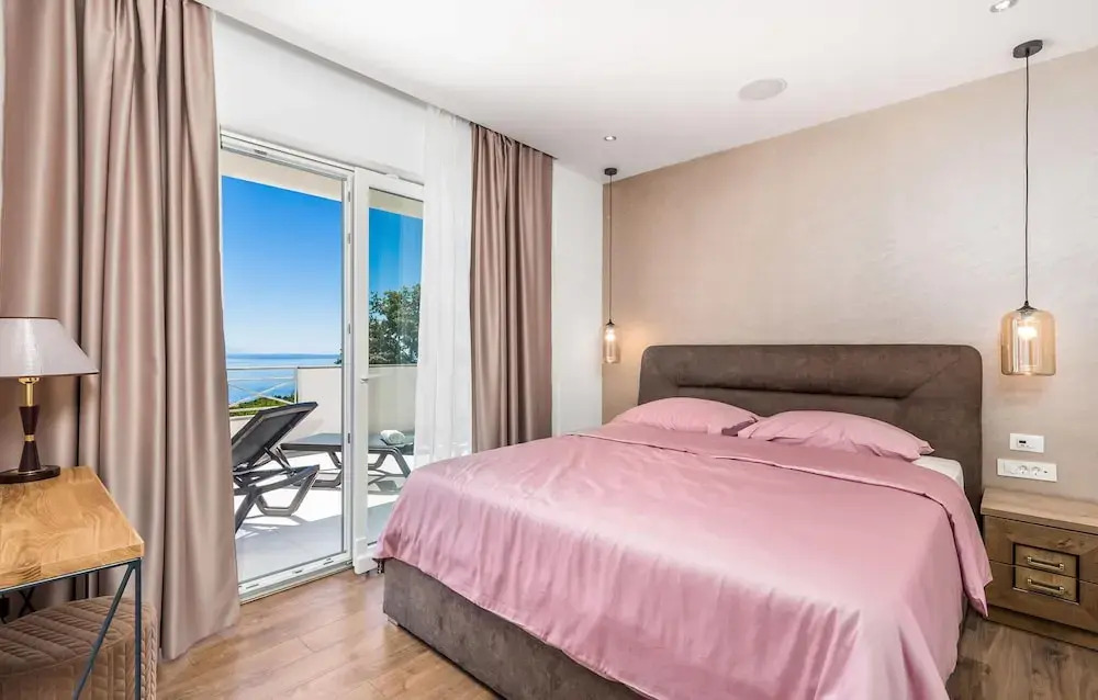 Beautiful Home In Icici