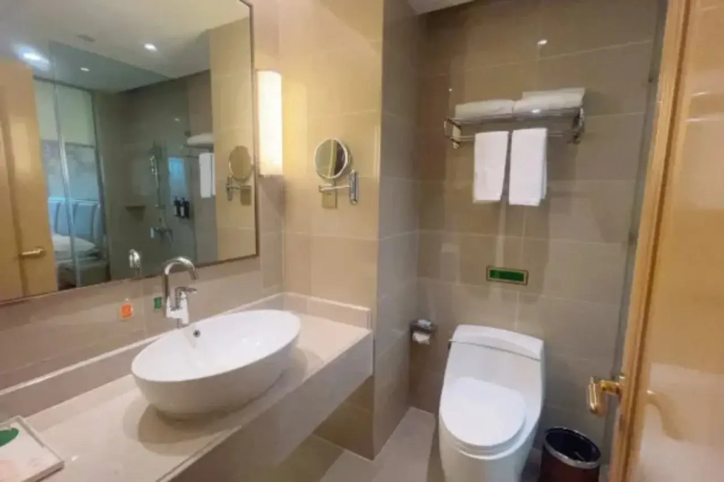 Vienna International Hotel (Chongqing Nanping Pedestrian Street)