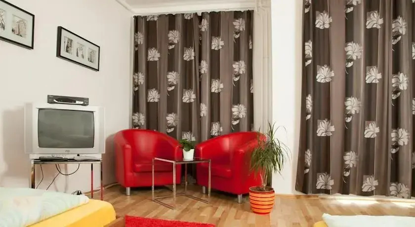 Apollo Apartments
