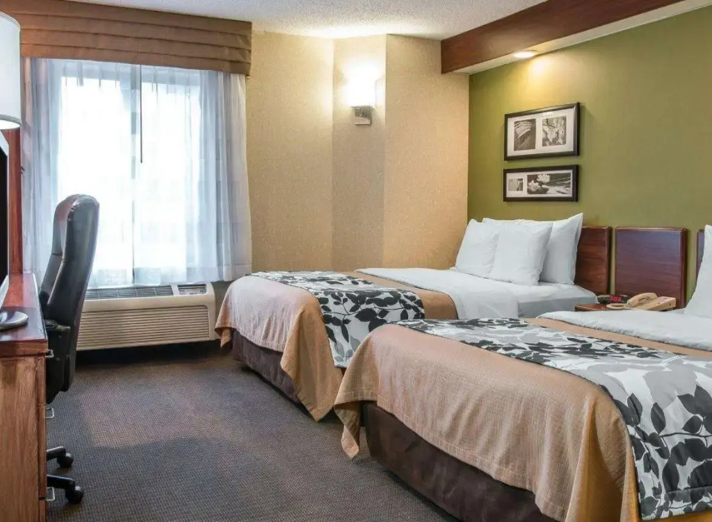 Отель Baymont by Wyndham Flat Rock