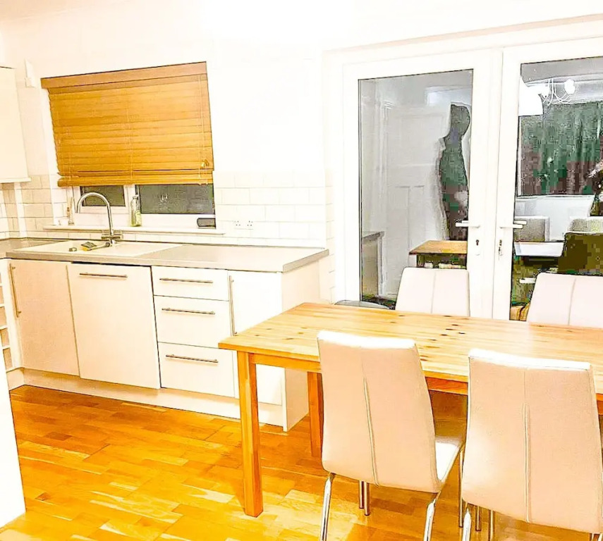 3-bed House in London Garden & Free Parking