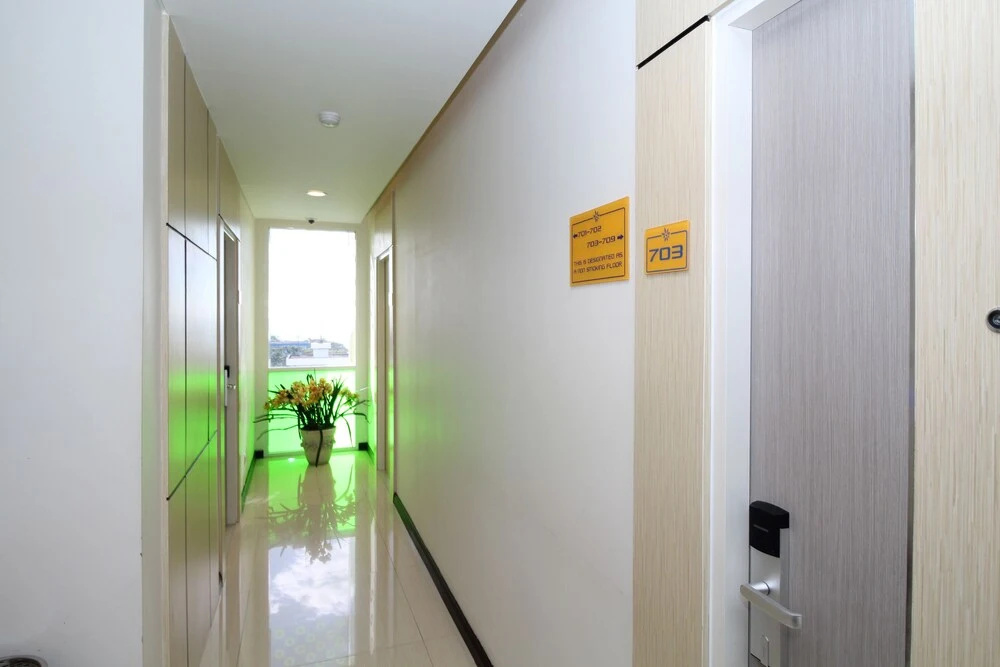 Airy Wenang Pierre Tendean 35 Manado