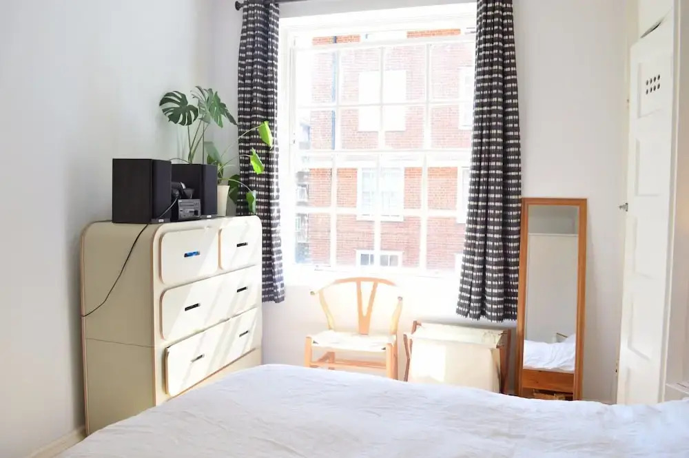 Charming 2 Bedroom Apartment in Bethnal Green