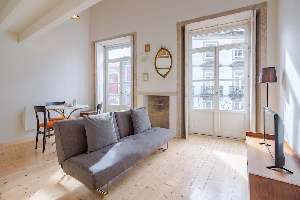 Charming Porto Apartment in Prime Location