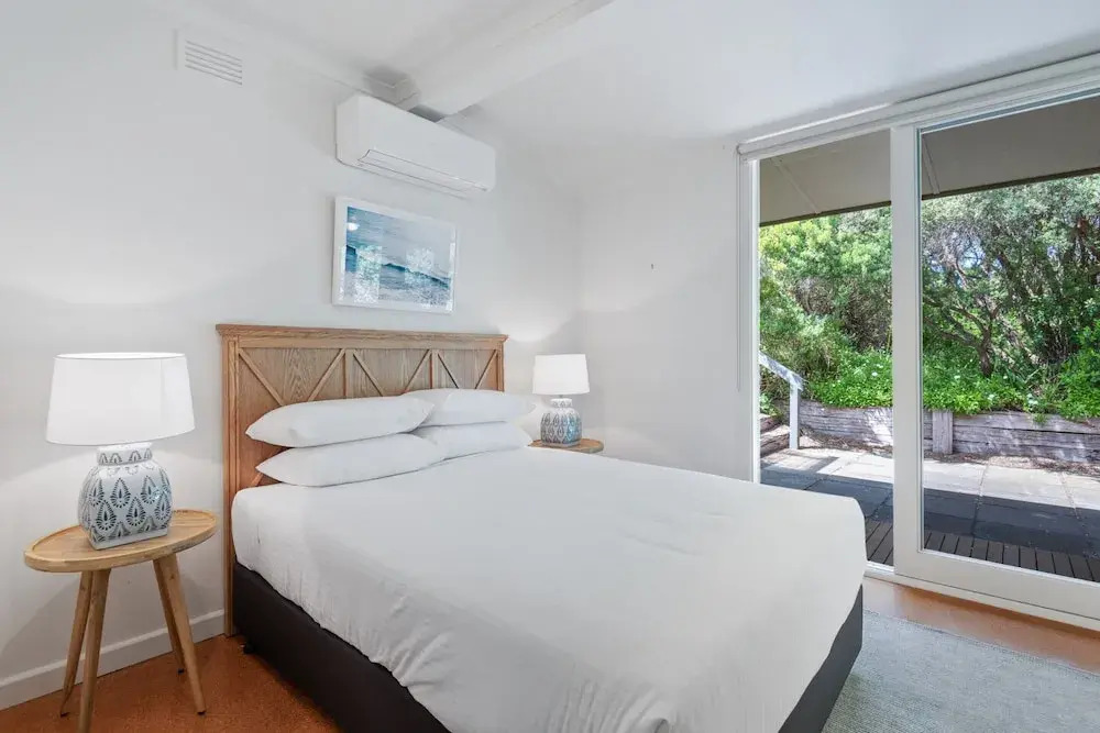 Modern 4-Bed Beach Retreat by Diamond Bay