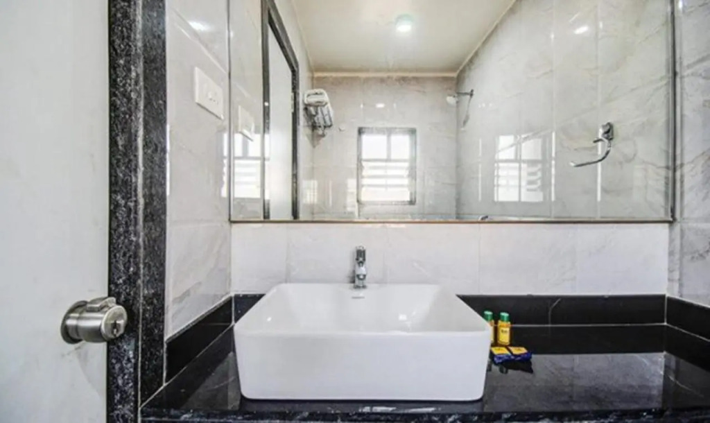 FabHotel Krishna Regency