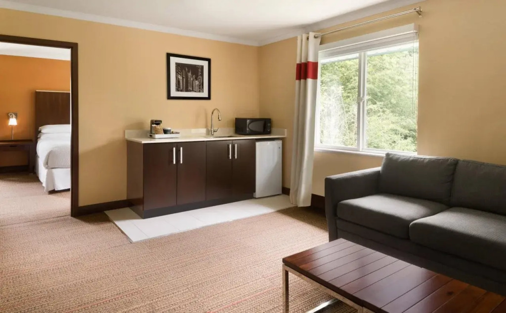 Four Points by Sheraton Surrey