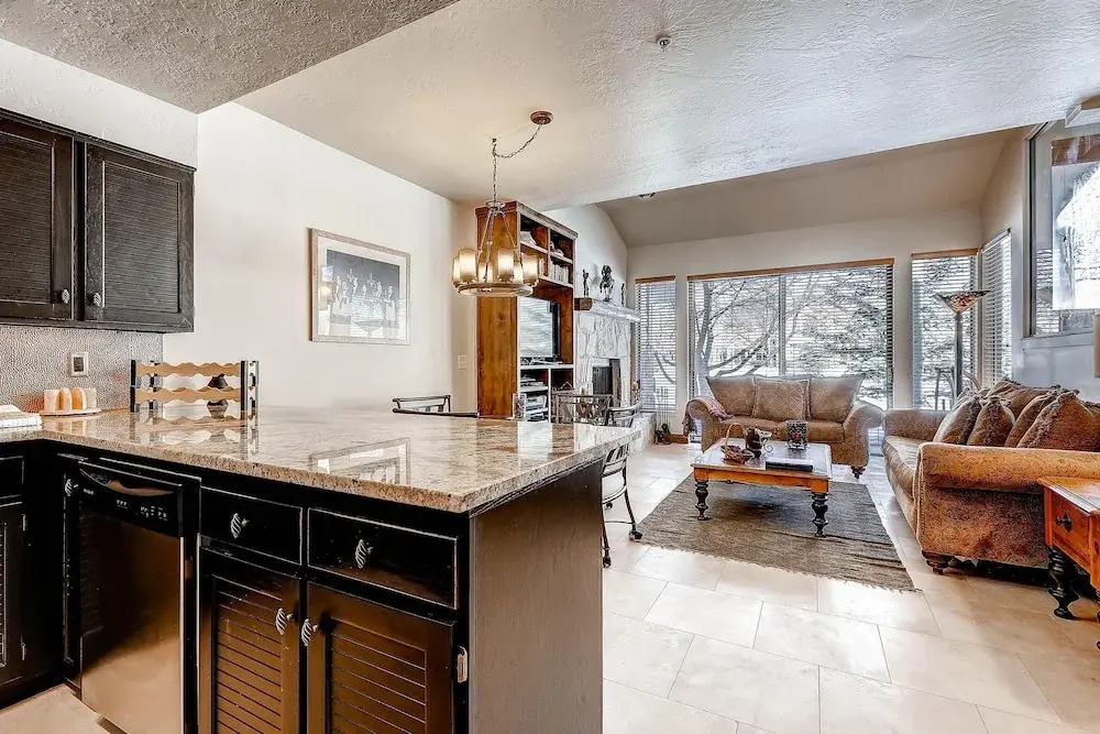 Queen Esther 2425 by Park City Lodging