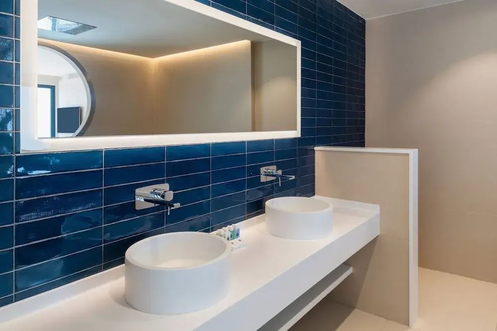 Royal Marina Suites Boutique Hotel