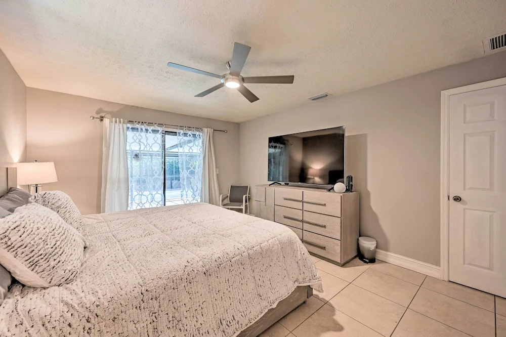 Naples Home: Private Pool & Grill ~ 1 Mi to Beach