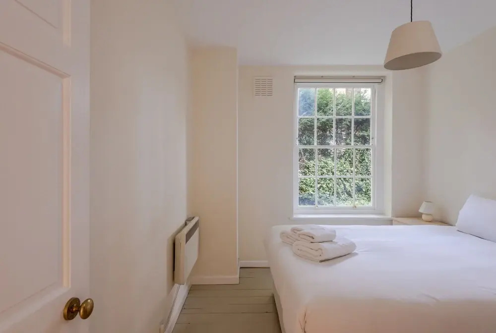 Charming 1Br Home By River Thames Fits 3