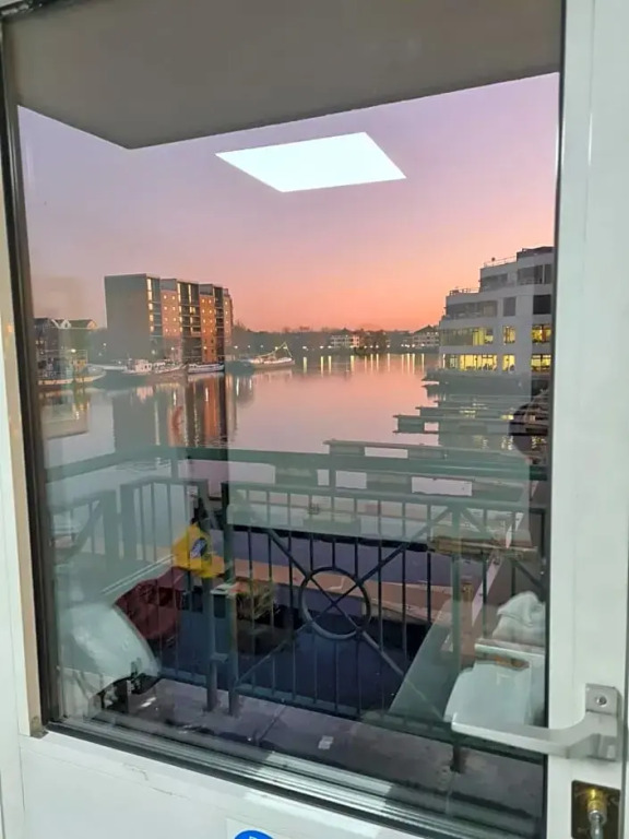 WNS Apartments Canary Wharf