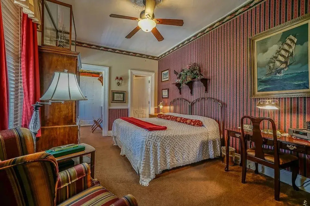 Pinehill Inn