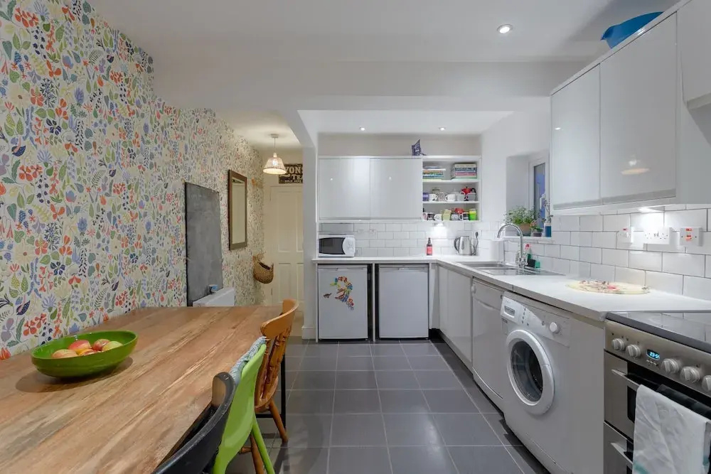 3 Bedroom Family House in Inner East London