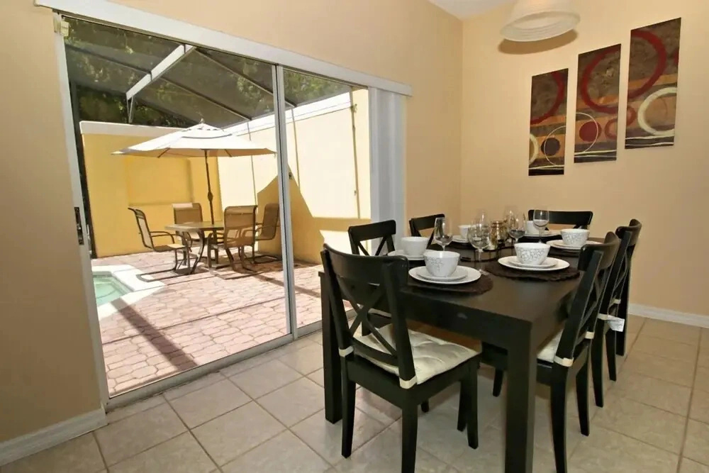 4770 Vero Beach Place 4 Bedrooms, 3 Bathrooms