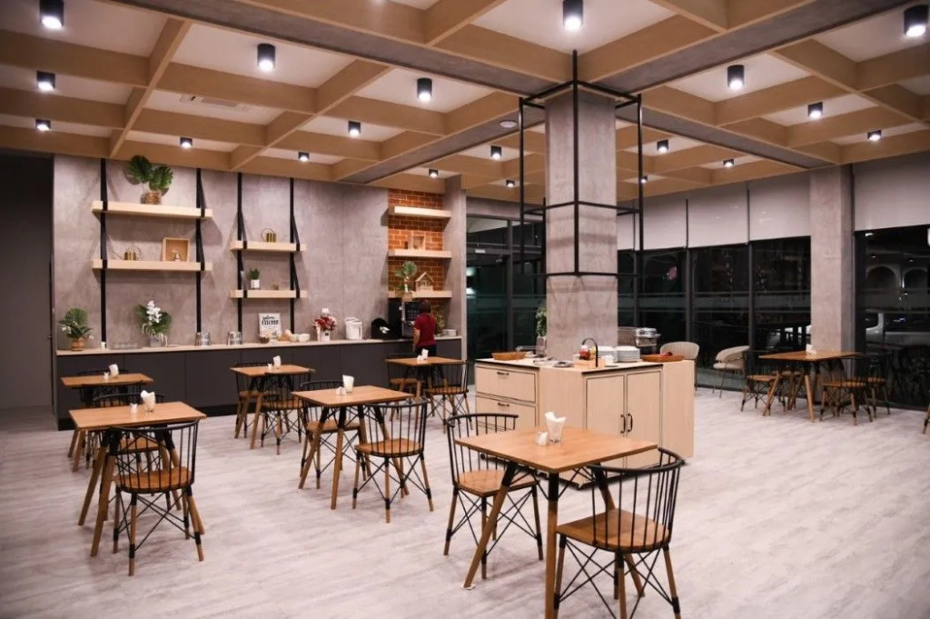 PLAAI Plus Hotel Rayong โรงแรมพลาย พลัส ระยอง