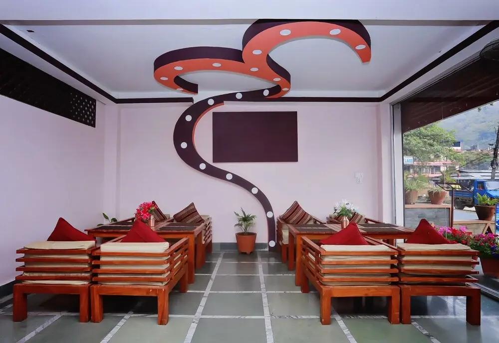 OYO 132 Hotel Fly Inn