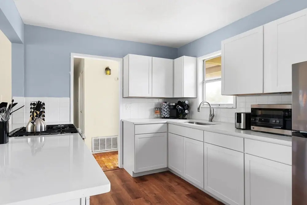 Comfortable 6BR 3BA Home w Large Yard