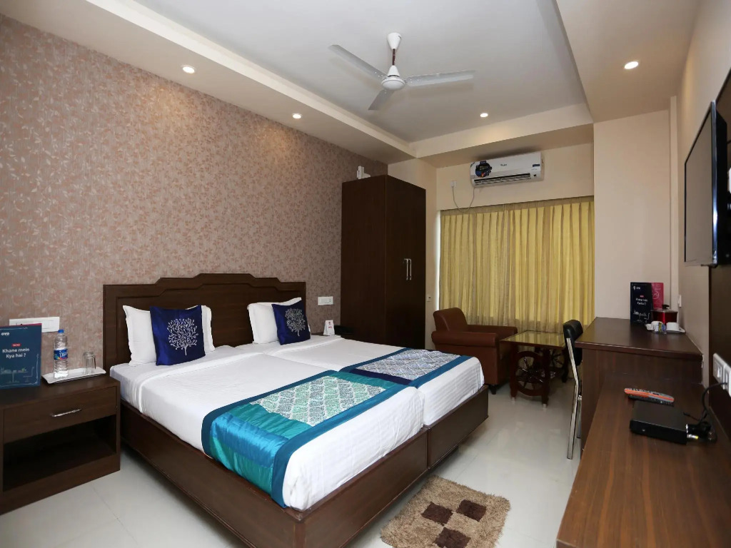 Capital O 9010 Hotel Railview