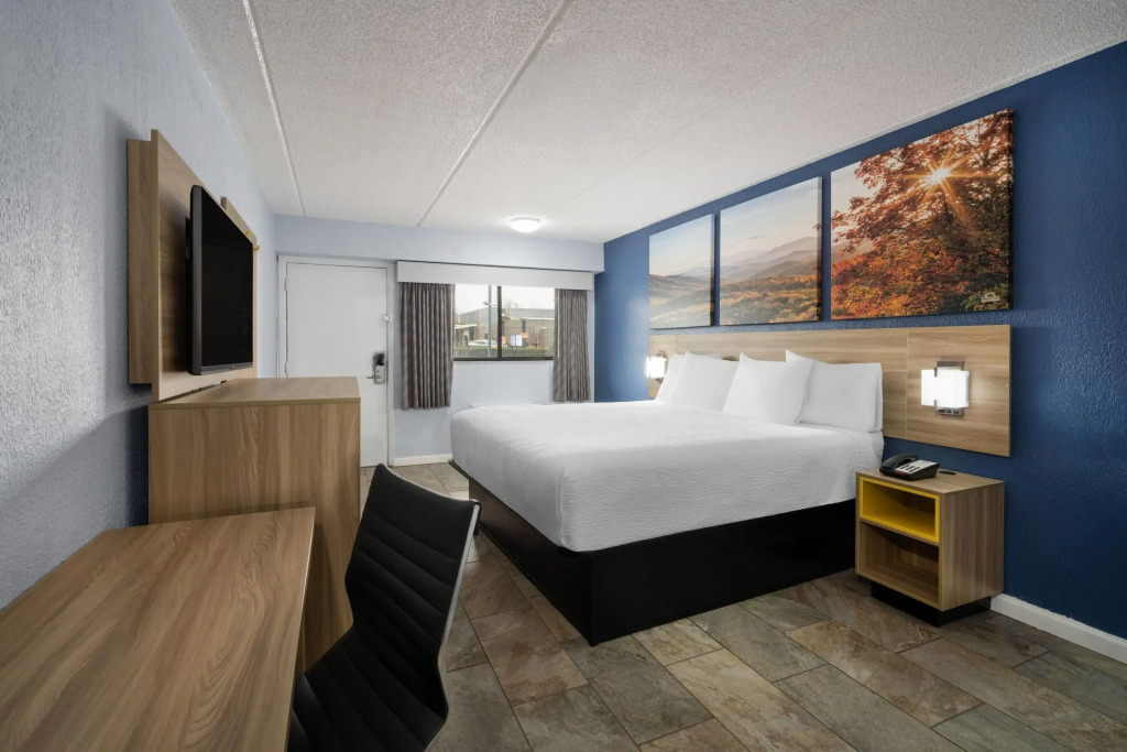 Days Inn by Wyndham Charlotte University