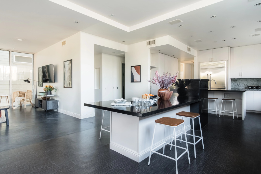 Balboa Buyout by Avantstay - Condo w/ Views in DT San Diego!