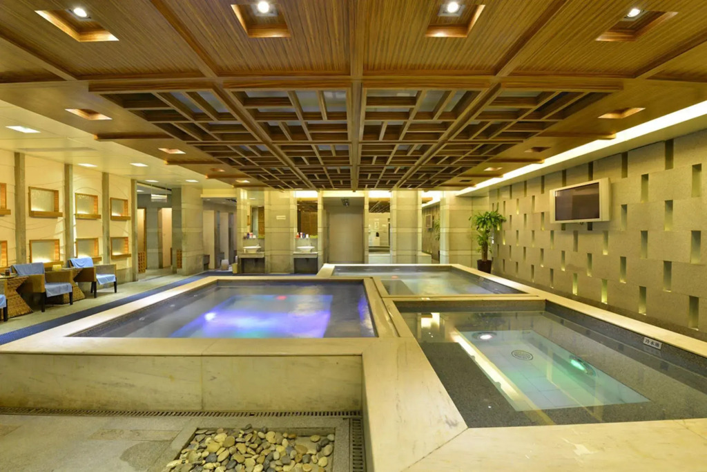 Luxemon Xinjiang Yindu Hotel