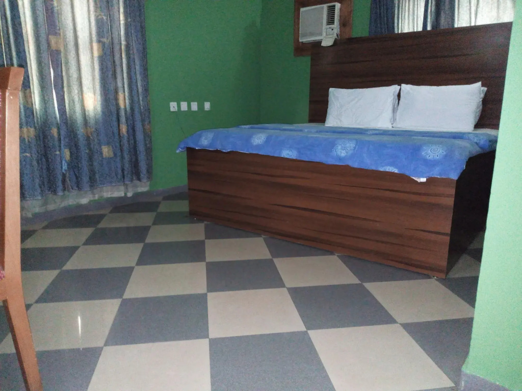 Richanthonio Suites