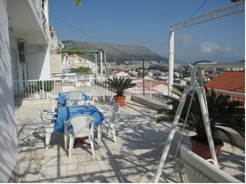 Apartment and Rooms Zora