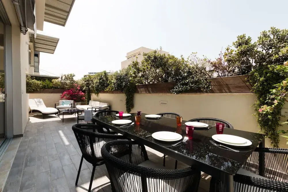 Live like Royalty in TLV DLX 2 Floor Apt