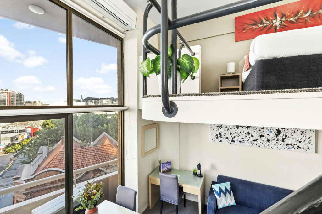 Metro Apartments on Darling Harbour