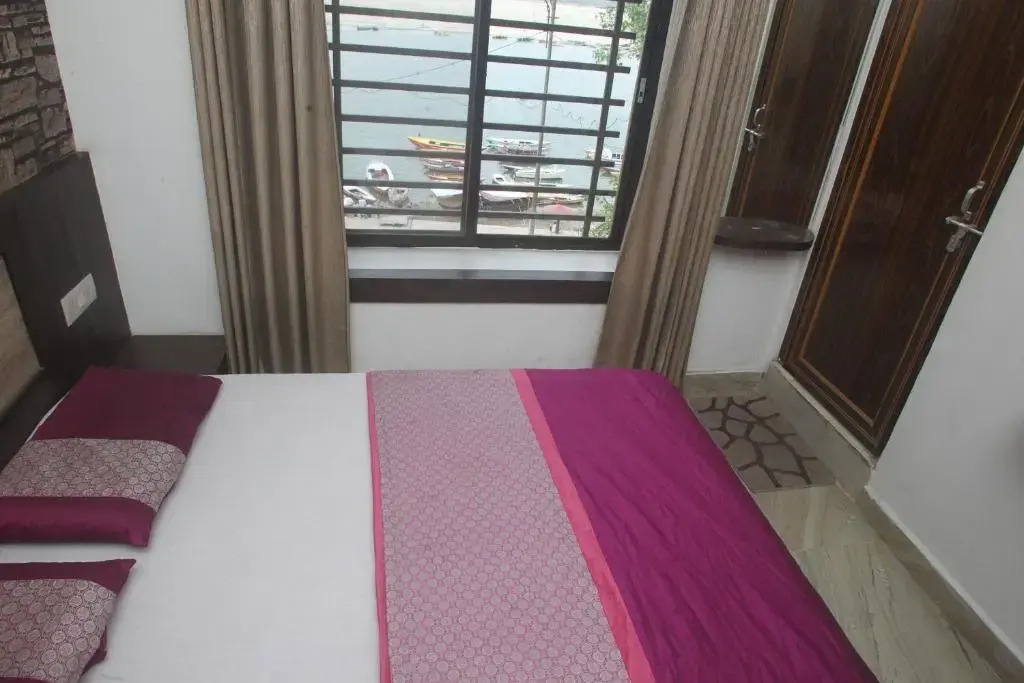 Alakhnanda Guest House