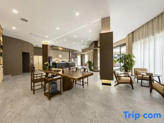 Qingting Hotel (Liupanshui People Square Railway Station)