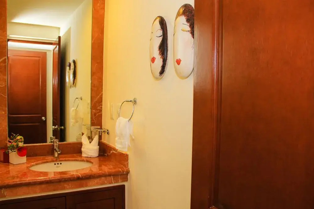 Luna Maya condo free access to Beach club
