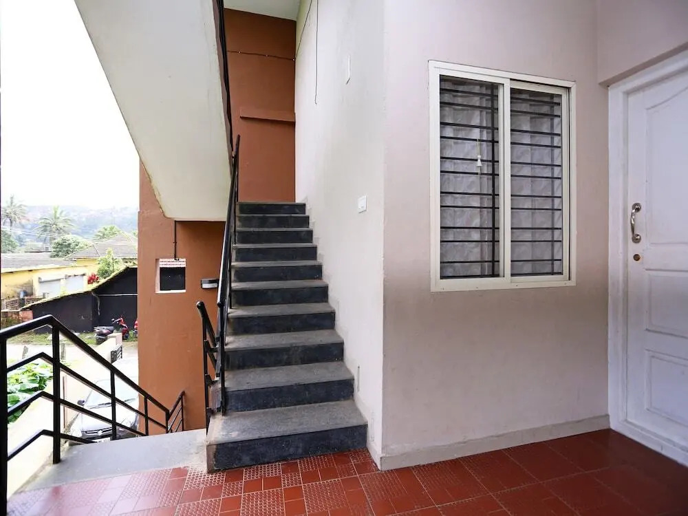 OYO 9376 Home Cozy 2BHK Madikeri Fort