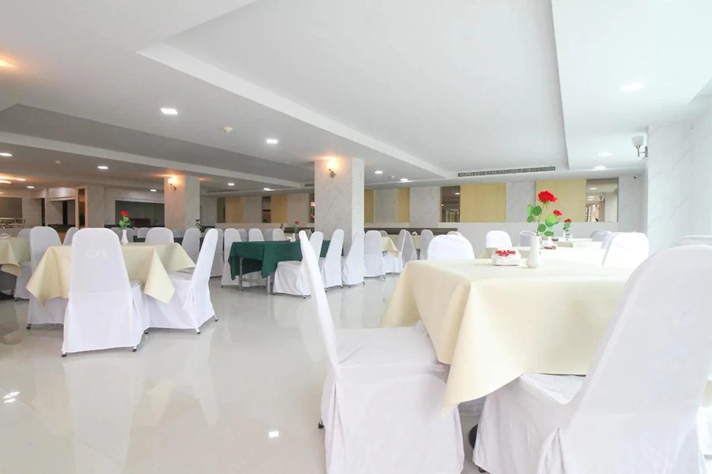 Convenient Grand Hotel