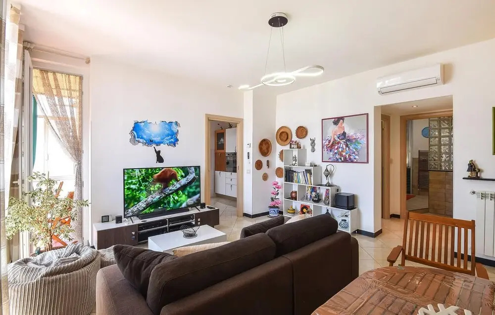 Beautiful Apartment in Genova Pra' With Wifi and 2 Bedrooms