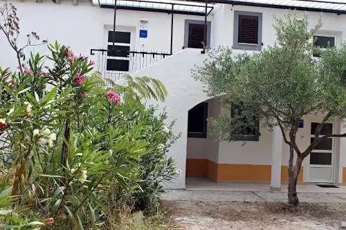 Apartments Lopari