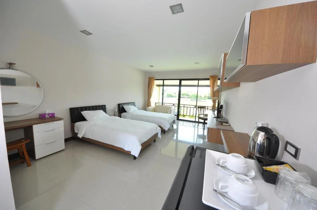 Maeklong Marina Resort