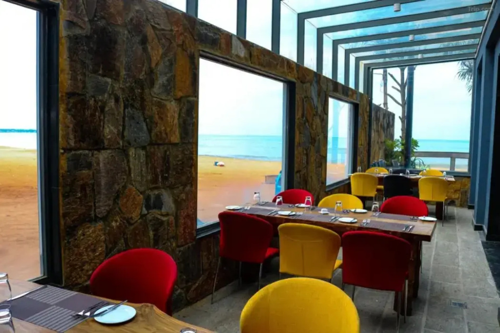 Earls Regent Negombo "Golden Shore at Your Door - Find Your Dream Stay"