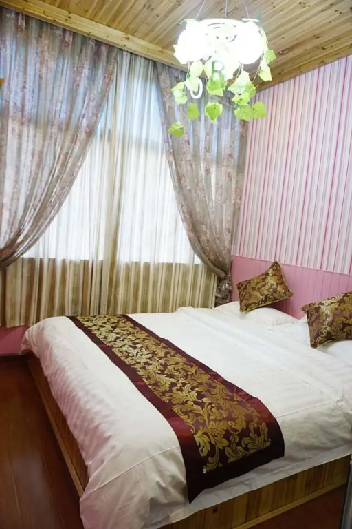 Wuzhen West Tale Theme Inn