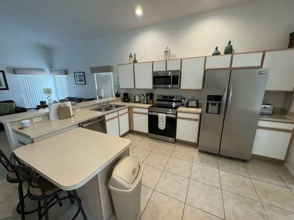 Julliard Villa 4 Bedroom Home by RedAwning