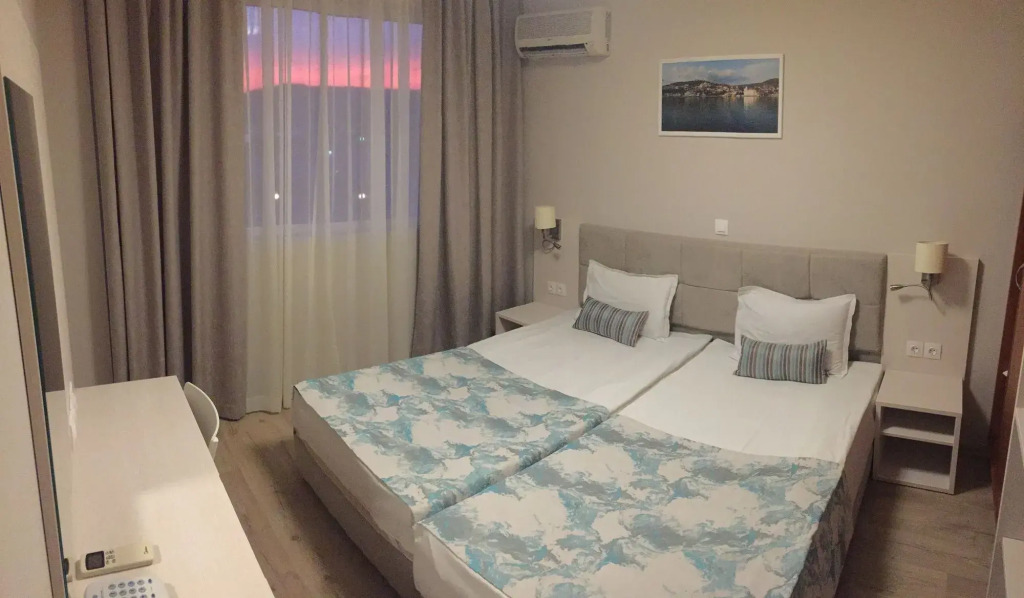 Helios Hotel