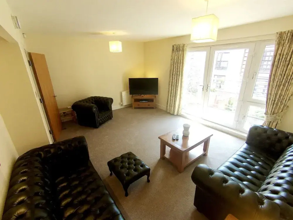 Charming 4 Bedroom Apartment by Royal Botanic Garden
