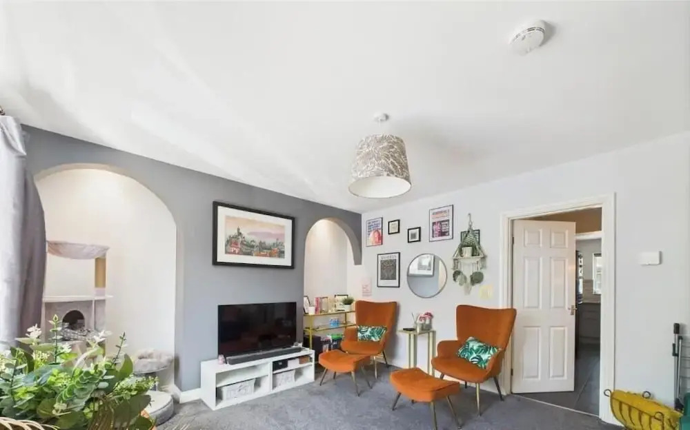 Central Serviced Apartments by Roomsbooked