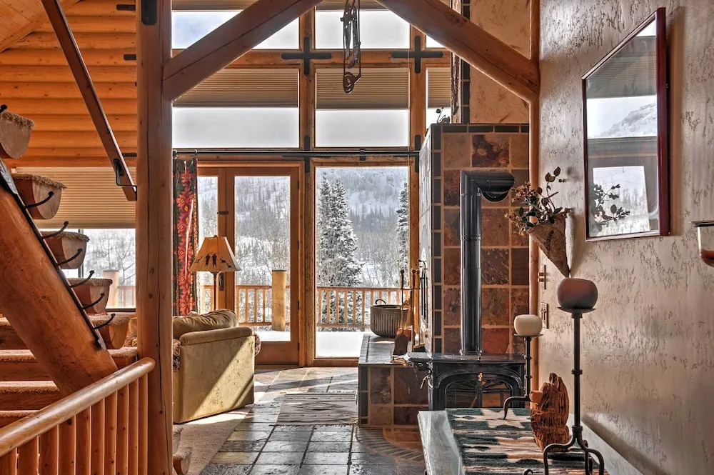 Brian Head Cabin Minutes From Slopes w/ Game Room!