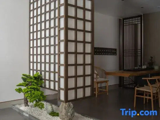 Yue Man · Riverside Homestay (Xiangxi Street Store, Muyu Town, Shennongjia)